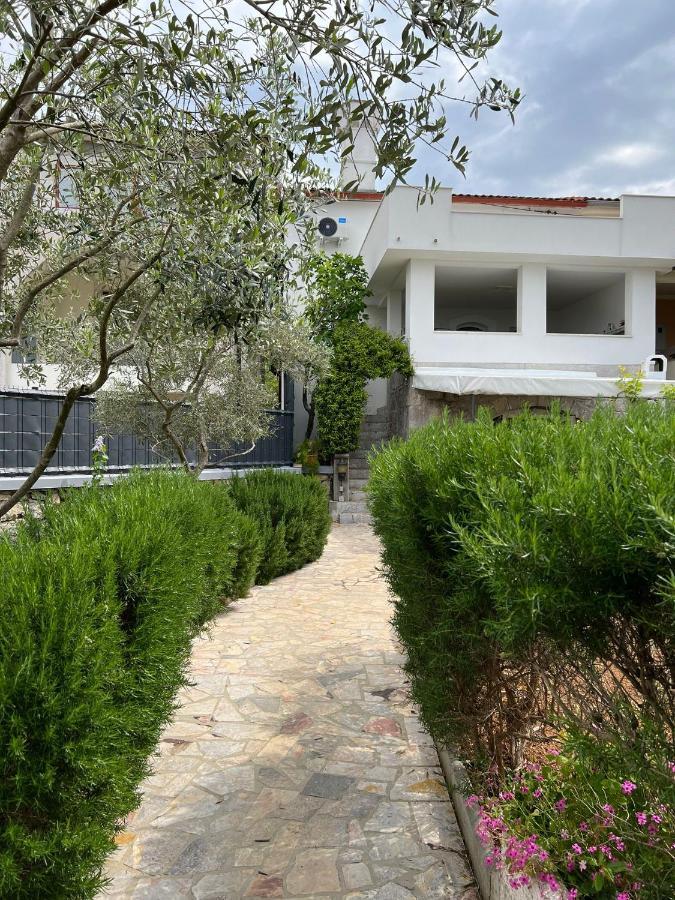 Apartments Bernarda Skrbčići Eksteriør bilde