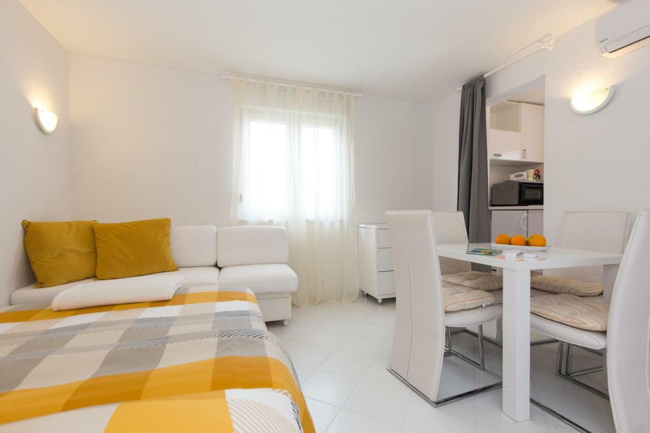 Apartments Bernarda Skrbčići Eksteriør bilde